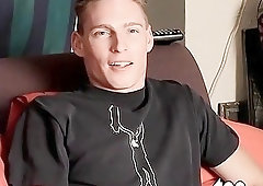 Check out this hunk's toes while he jerks off