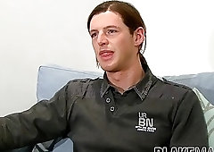 English homo is happy to demonstrate how to jerk off