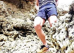 Sports chap wanking on a public beach - risky but so worthy to do