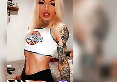 Would u like to watch me as Lola in your room?