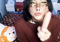 Casero obtiene una chica trans fuertemente tatuada EMBARAZADA ~ Creampie anal
