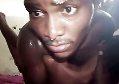 the hottest ebony beauty u'll watch here, with a taut booty