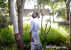 str8 busting India jerk in public 5