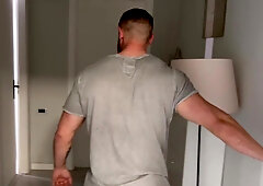 Victoria lets herself slip into lust...