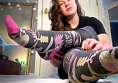 Foot Fetish Dirty Talk BAREFOOT MILF FEET soles toes pedicure