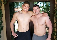 Muscular dudes fucking (Max Summerfield and Jeff Niels)