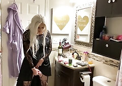Alternative Crossdresser Puts on Buttplug and Jerks Off