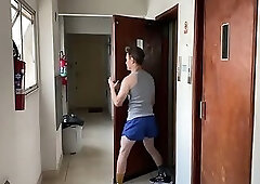 DOTADO arrived sweaty from the gym and surprised the guy fucking his ass with a toy, then he stuck