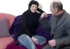 We are glad and proud to present to u in a world neverseen the excellent German Amateur scenes from Muschi Clip. Real Swinger couples, real Wives, rea