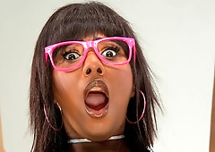 Big-bottomed ebony Ryan Keely fucked by a hard rubber penis