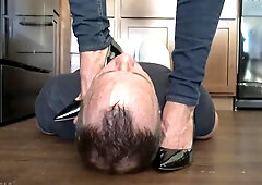 Goddess And Foot Worship Boy