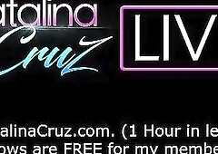 Julia Ann booty packed three-some with Raylene