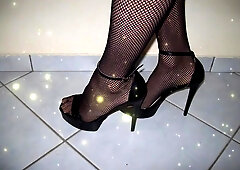 Yam-Sized man-meat dominatrix Georgia on high high-heeled shoes