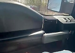 Young tranny car blowjob