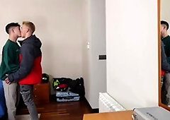 Jizz-Covered Twinks Share Their Secrets