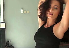 Incredibly Talented EvelynQ Has A Body To Die For