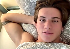 torrid stud jerks off and talks messy