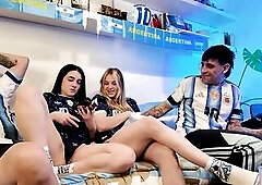 Argentina two Inglaterra 1: ¡Se nos descontroló el stream y terminamos cogiendo duro con Keila, Chavita y Fefo!