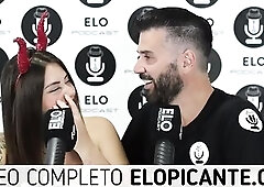 SARA GOLDEN-HAIRED CHUPA LA PALETA BON BON BUM EN EL CUARTO PICANTE