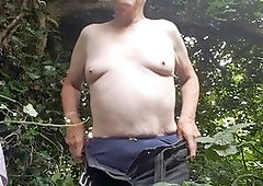 Mature woods, forest crossdresser, gay publico