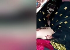 Today Exclusive- Paki Wife Showing Her Boobs