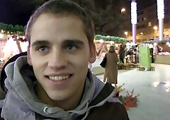 Bubble butt amateur gets boned sideways in POV