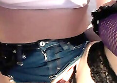 MayaTsarina shows her limp clit