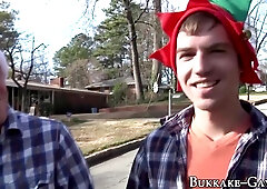 Homosexual Elf Gets Xmas Mass Ejaculation