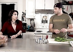 Video 38 . Ariel Demure