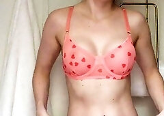 Hot brunette from squirt masturbating on webcam