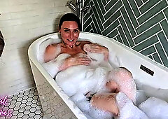 Stepmom Took Pity on Me after Catching Me Peeking on Her in the Bath