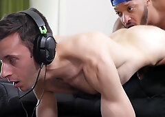Gamer Twink Uses Tight Ass To Tip Delivery Driver - Izzy Danger And Dillon Diaz