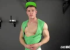 Wondrous muscle man Larry McCormick flexing and masturbating