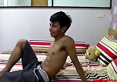 Menzeed Tocando Na Cama Uma Punheta Super Legal!!!