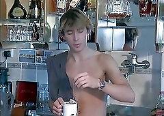 Bareback trio hunks pound in the hotel