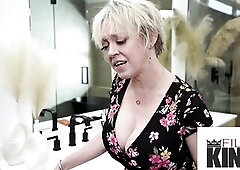 Sexy Large Melons Blond Stepmom Dee Williams Anal Scene