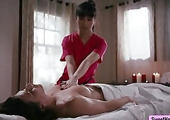 Jade makes her Customer Ariel satisfy