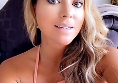 Horny Webcam Babe Solo Masturbation