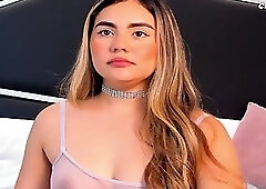 Pretty Babe Loves Toying Her Wet Pussy