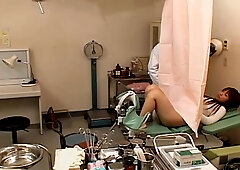 Doctor.s vibrator made this Japanese babe get an orgasm