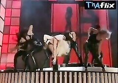 Britney Spears Hot Scene  in Mtv Movie Scene Music Rewards