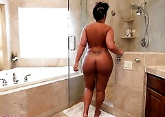 JOHNNY LOVE PLAYS SHOWER PEEK-A-BOOB WITH HAWT mother I'd like to fuck KAILANI KAI ????