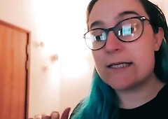 Take a look behind the scenes when ElizabethHunny solo Discharges content