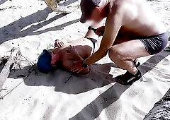 I was dreaming about undressed session on the beach, so I asked a stranger to shoot me, I recorded it likewise