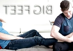 nextdoorstudios: Spencer Sees Connor's Load