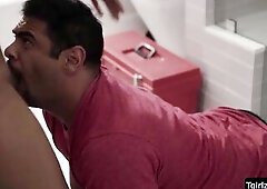 Breasty ts superstar Foxxy welcomes masculine plumber Draven Navarro in the abode and gets lewd as pretty soon as this chab bows over to check the sin