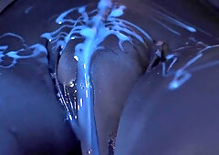 Lubricated up my leggins and make cameltoy moist and dirty