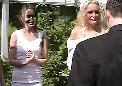 Blonde vs brunette hardcore threesome