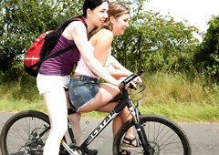 Girl play with girls to get each other off with fingers