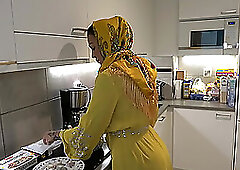 Horny Stepson Fucked His Big Arse Arab Stepmom In Hijab